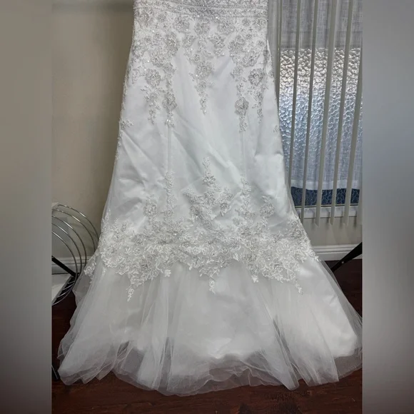 NWT Maggie Sottero Haute Couture bridal gown, Size 16, beaded lace wedding dress - Picture 4 of 15